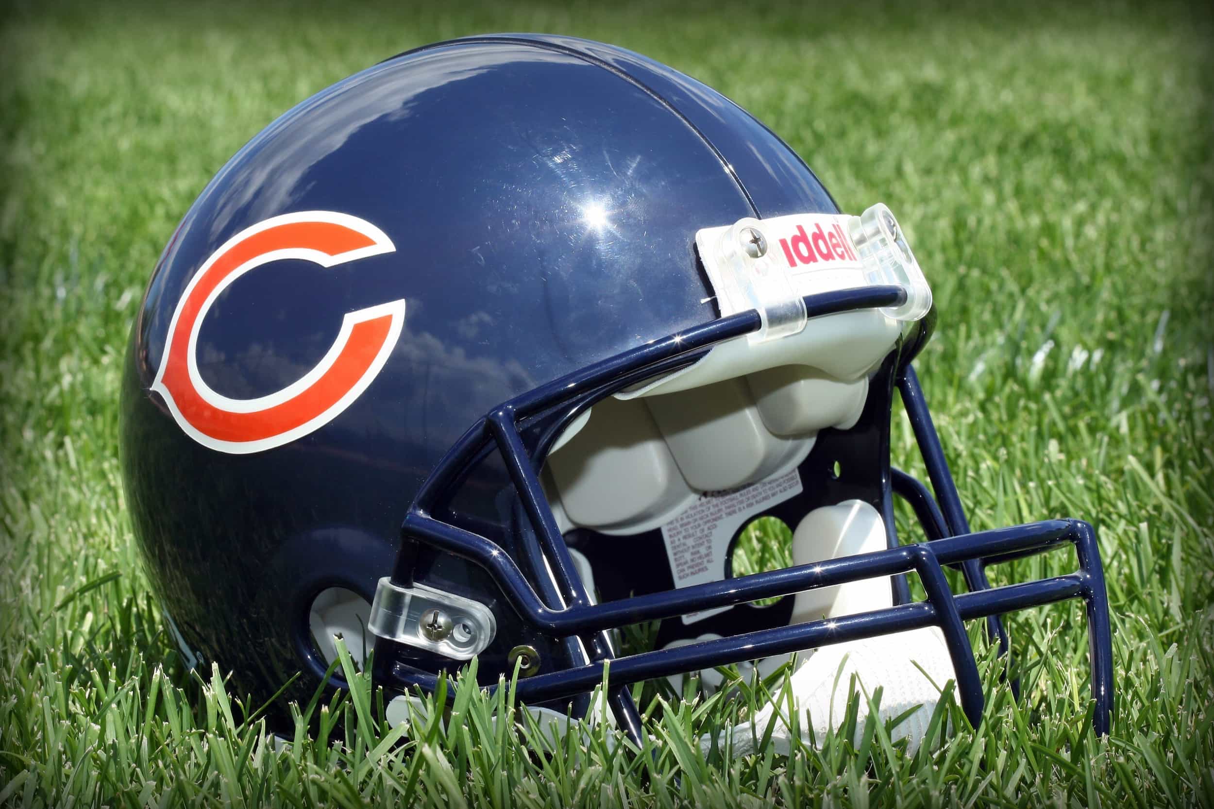 Chicago-Bears-football-helmet - 95.3 MNC