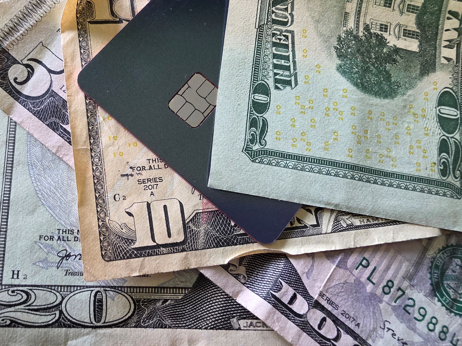 Indiana among lowest for credit card debt, MI & OH among highest - 95.3 MNC